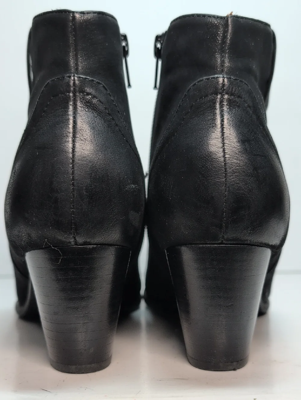 Vionic Upright Windom ankle boots western style booties. Womans size 8.5 EU 40